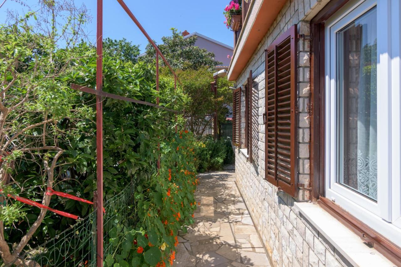 Apartments With A Parking Space Pula - 16053 Exterior foto