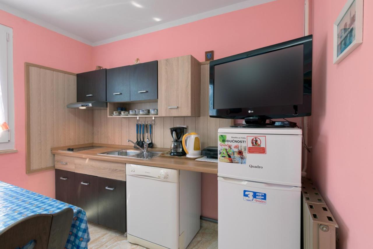 Apartments With A Parking Space Pula - 16053 Exterior foto